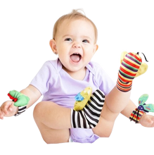 Charger l&#39;image dans la galerie, Chaussettes et hochets poignet  sensoriels
